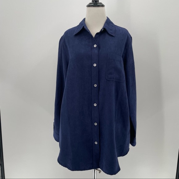 Woman Within Woman’s Blouse - Picture 1 of 5